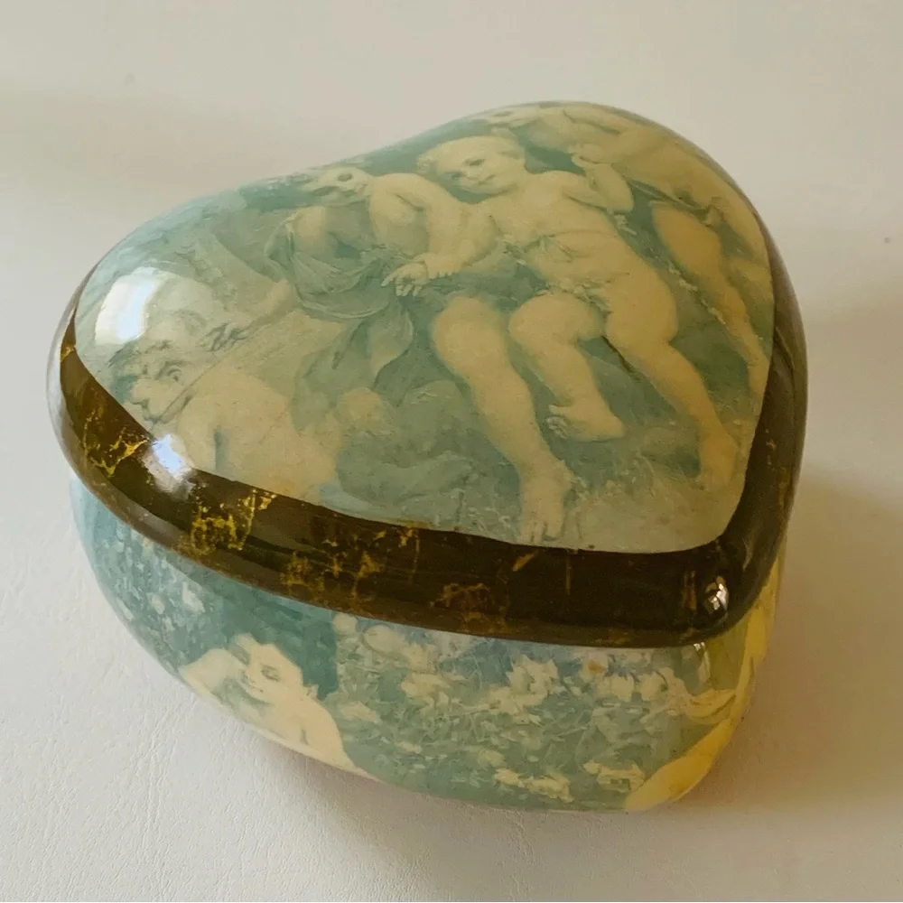 Trinket box